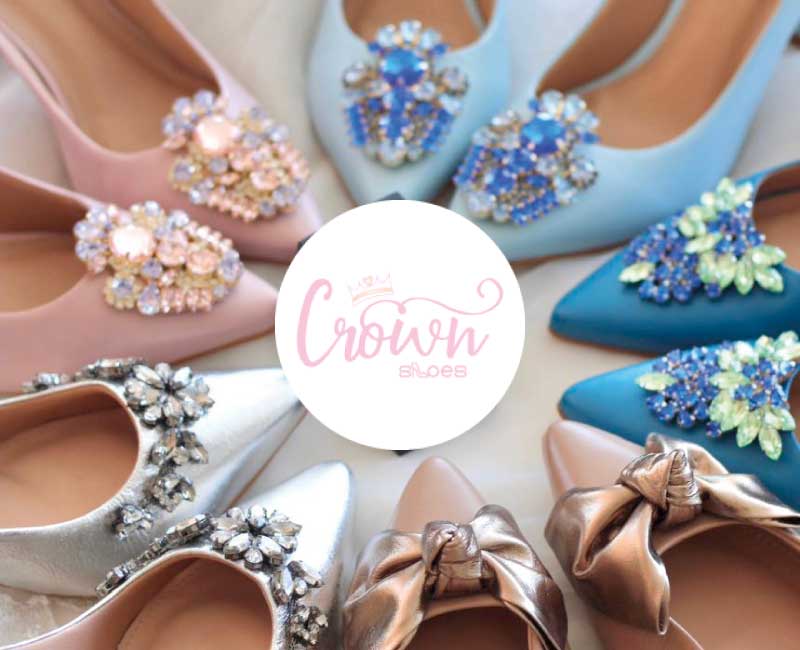 Zapatos femeninos exclusivos con pedrería de Crown Shoes en Bodega Italia