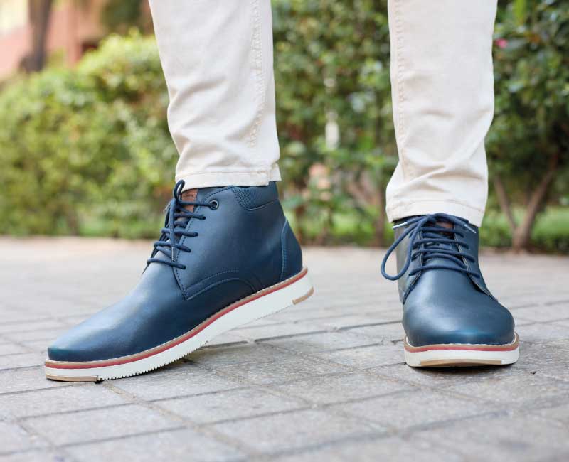 zapato-urbano-hombre-azul-del-basto Zapatos urbanos color azul marino para hombre, diseño moderno de DEL BASTO